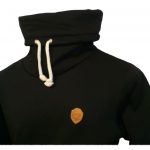 sudadera negra cuello de tortuga